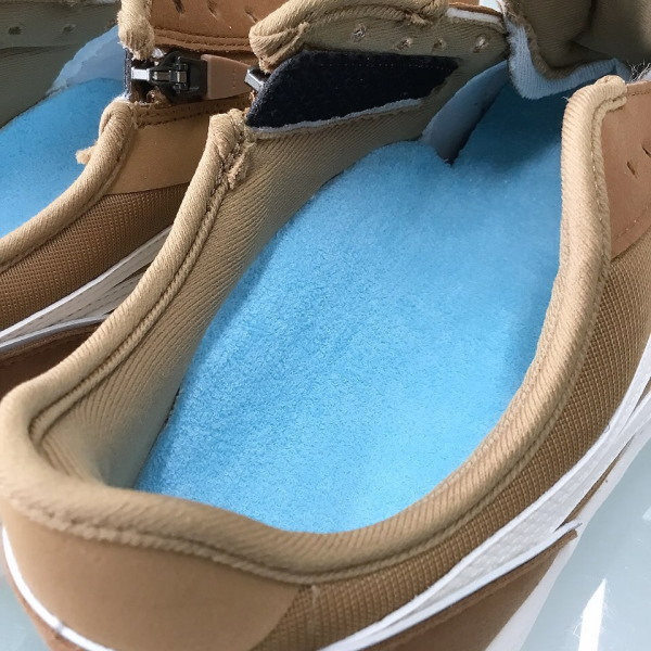 フルオーダーメイド・インソールZEROでフィッティングしたウォーキングシューズ