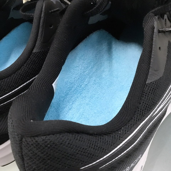 フルオーダーメイド・インソールZEROでフィッティングしたランニングシューズ